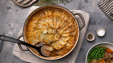   Lancashire Hotpot - Juustoinen ja Hearty Brittiläinen Klassikko